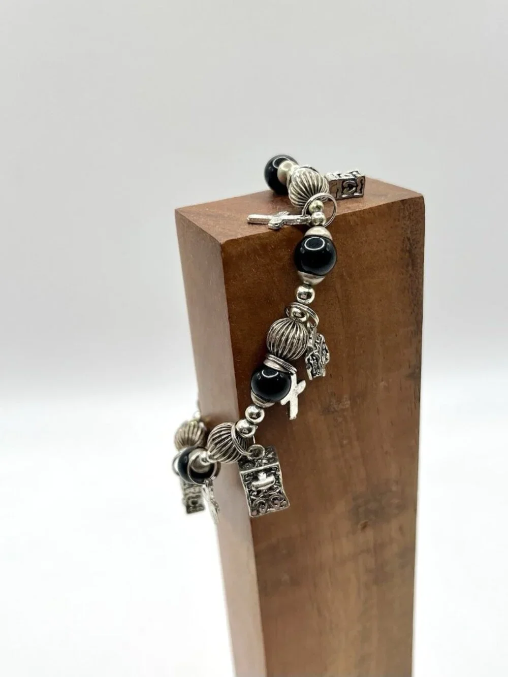 VTG Christian Charm Stretch Bracelet Silver Tone Cross Bible Religious Glass